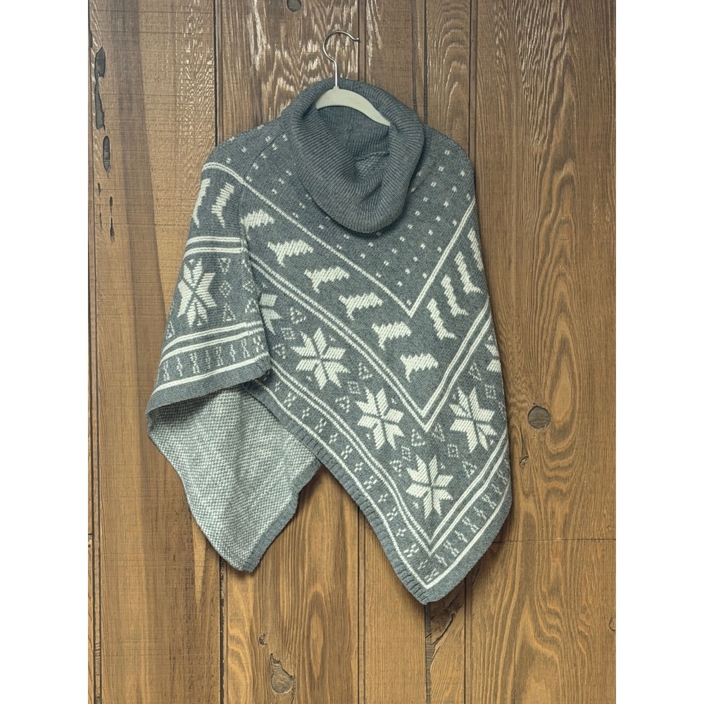 Rue21 Gray Fair Isle Snowflake Cowl Neck Knit Poncho One Size
